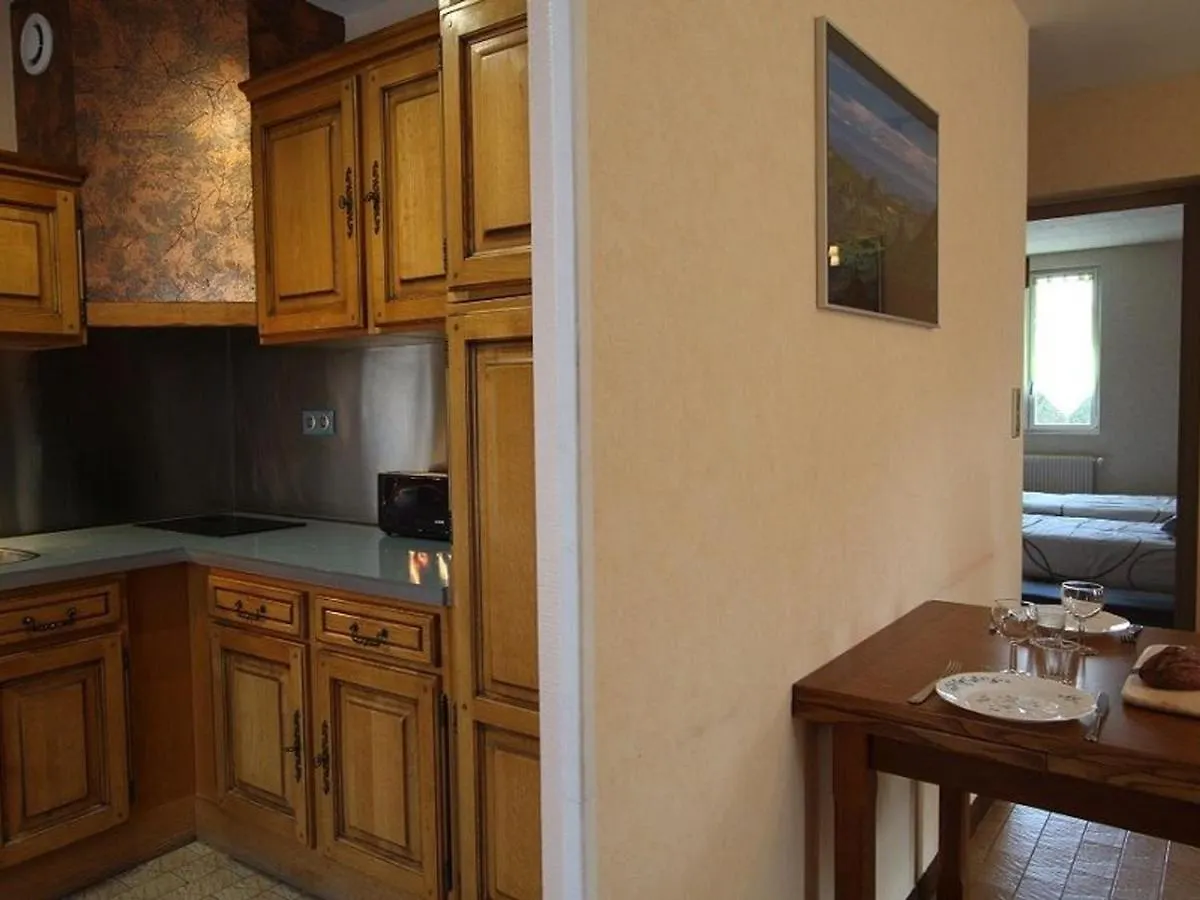 Charmante Maison Traditionnelle Avec Jeux, Terrasse Et Parking A Lantriac - Fr-1-582-78 Holiday home